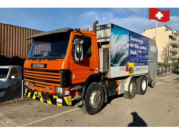 Çöp kamyonu Scania P114     6x2/4: fotoğraf 1