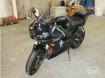 Yamaha YZF-R6 (Rep.objekt)  - Motosiklet