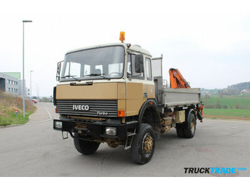 Damperli kamyon Iveco 160-30 4x4 AHW 3-Seitenkipper mit Kran: fotoğraf 1