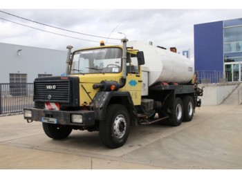 Tanker kamyon nakliyatı için kimyasal maddeleri Iveco 330.30 - UNIC- ASFALT-BITUMEN-GOUDRON: fotoğraf 1