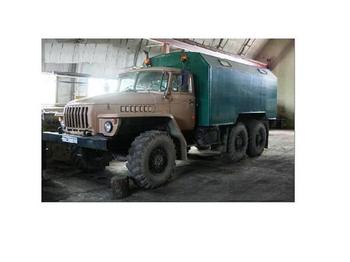 URAL 5557 - Kapalı kasa kamyon