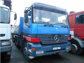 Damperli kamyon, Vinçli kamyon Mercedes Actros 3335: fotoğraf 1