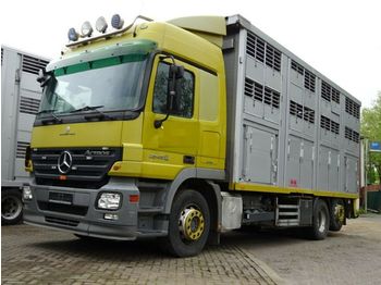 Hayvan nakil aracı kamyon Mercedes-Benz Actros  2548  KABA 3 Stock Vollalu  Lüfter: fotoğraf 1