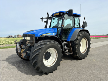 New Holland TM 155 - Traktör: fotoğraf 1